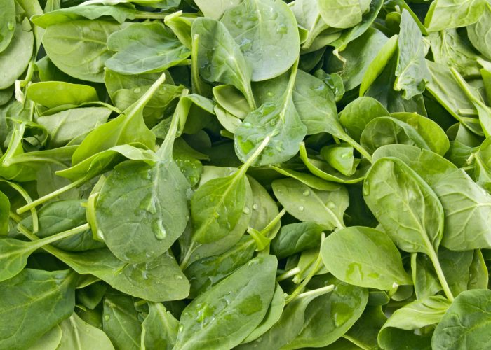 Leafy spinach greens to boost heart health
