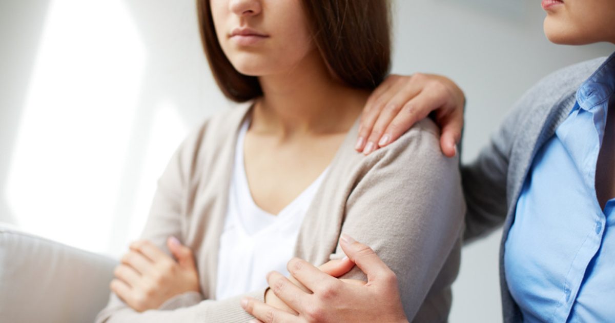 8 Expert Insights on How to Help Someone with Depression | WellMe