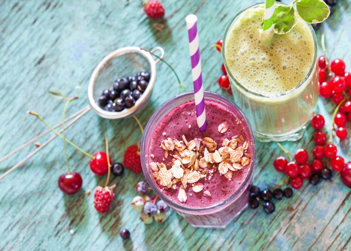 The Best PreWorkout for Women Supplements, Meals, & Drinks WellMe