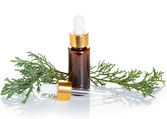 What Cedarwood Essential Oil Blends Well With WellMe