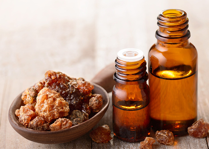 The 12 Best Essential Oils For Sagging Skin WellMe
