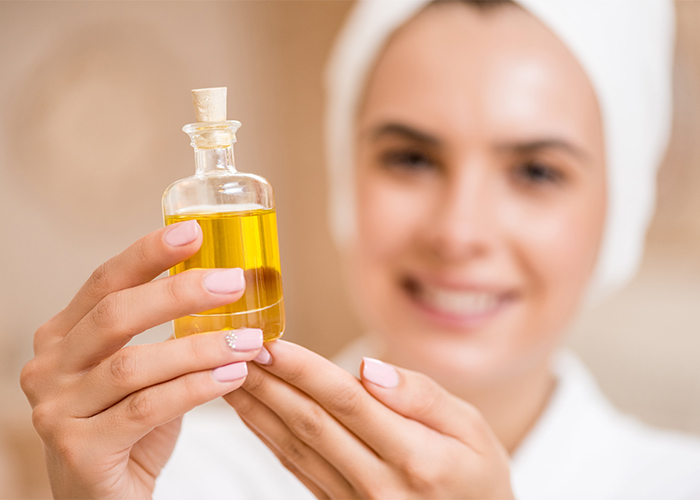 5 Ways To Use Lemon Essential Oil for Skin Lightening WellMe