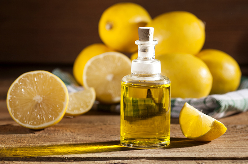 lemon-essential-oil-benefits-for-skin-featured-image
