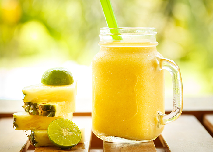 smoothies-pineapple-with-lime